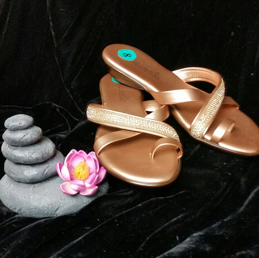 Tuscanella Sandles